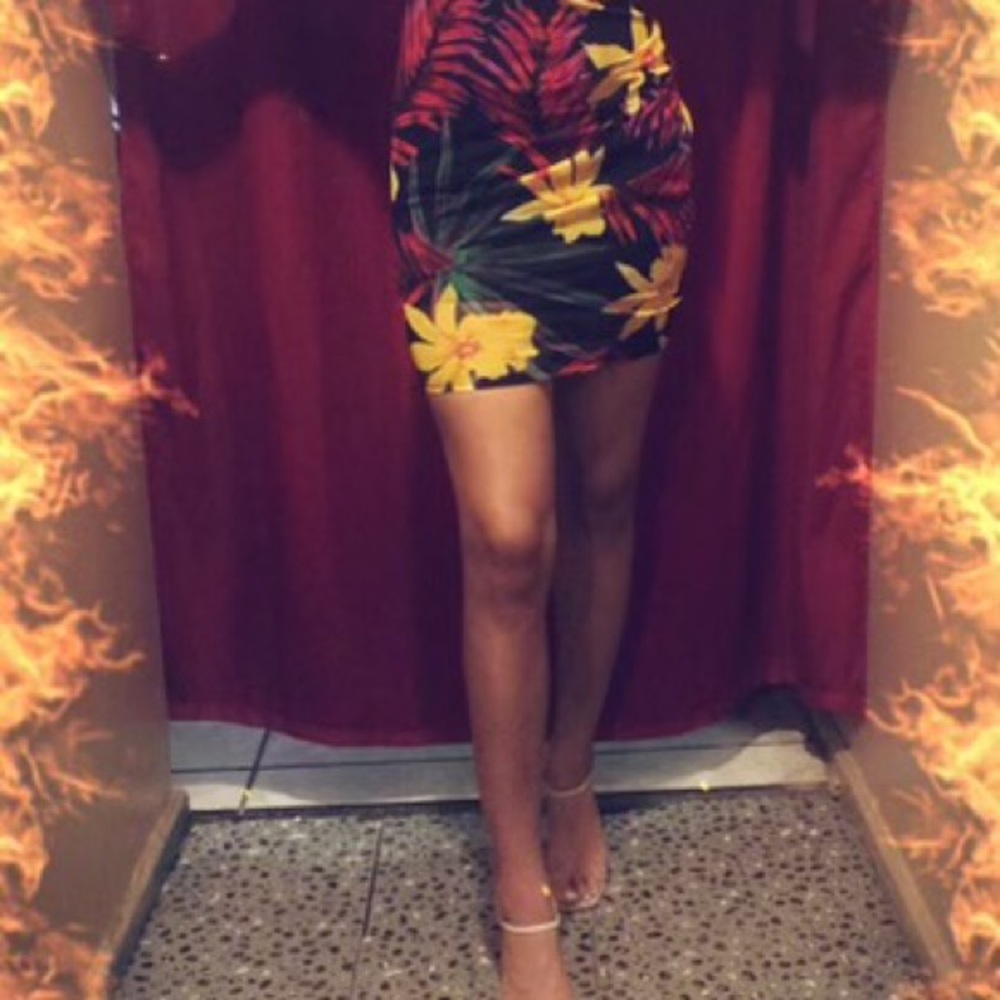 Dress - Picture 2 of 4